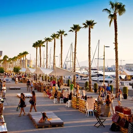 Junto A Calle Larios Appartamento *